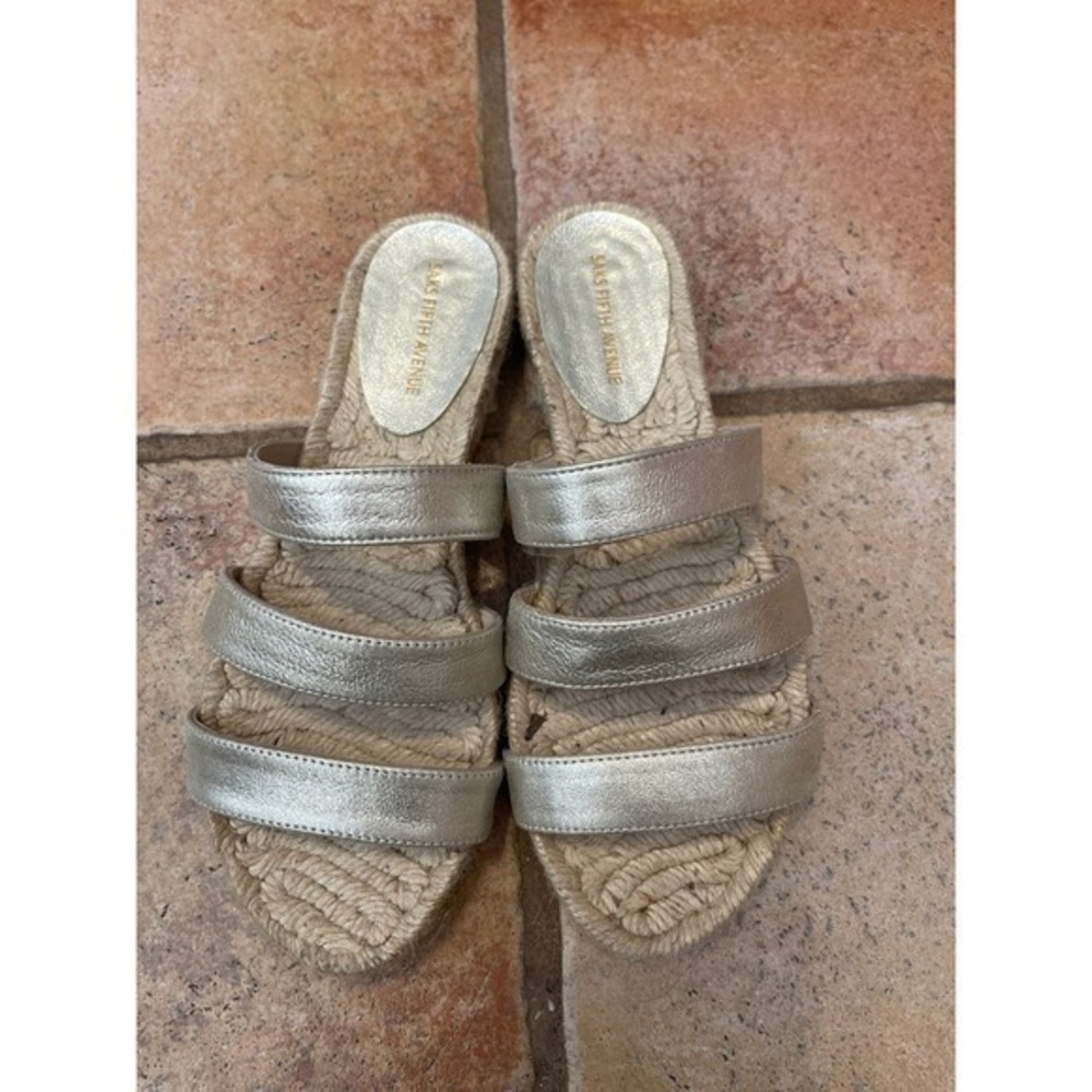 Saks fifth avenue sandal size 6